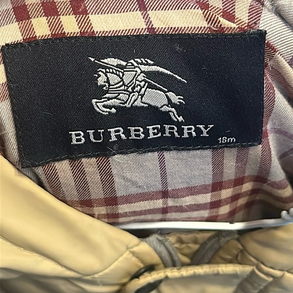 Burberry  kid’s  down puffer jacket size 18m - Picture 12 of 17